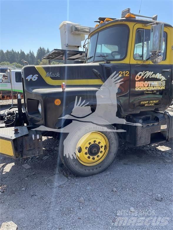 Mack DM688S Trekkvogner