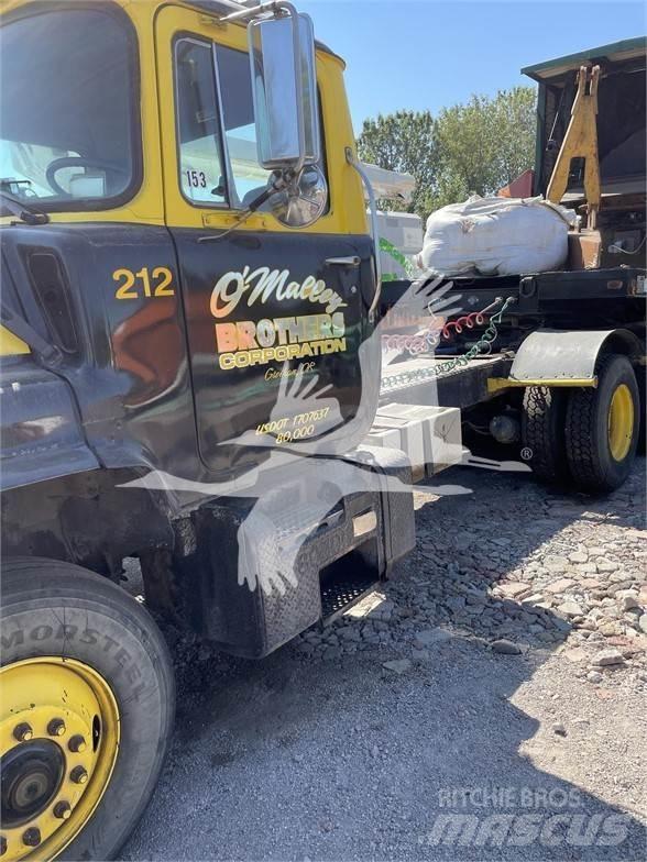 Mack DM688S Trekkvogner
