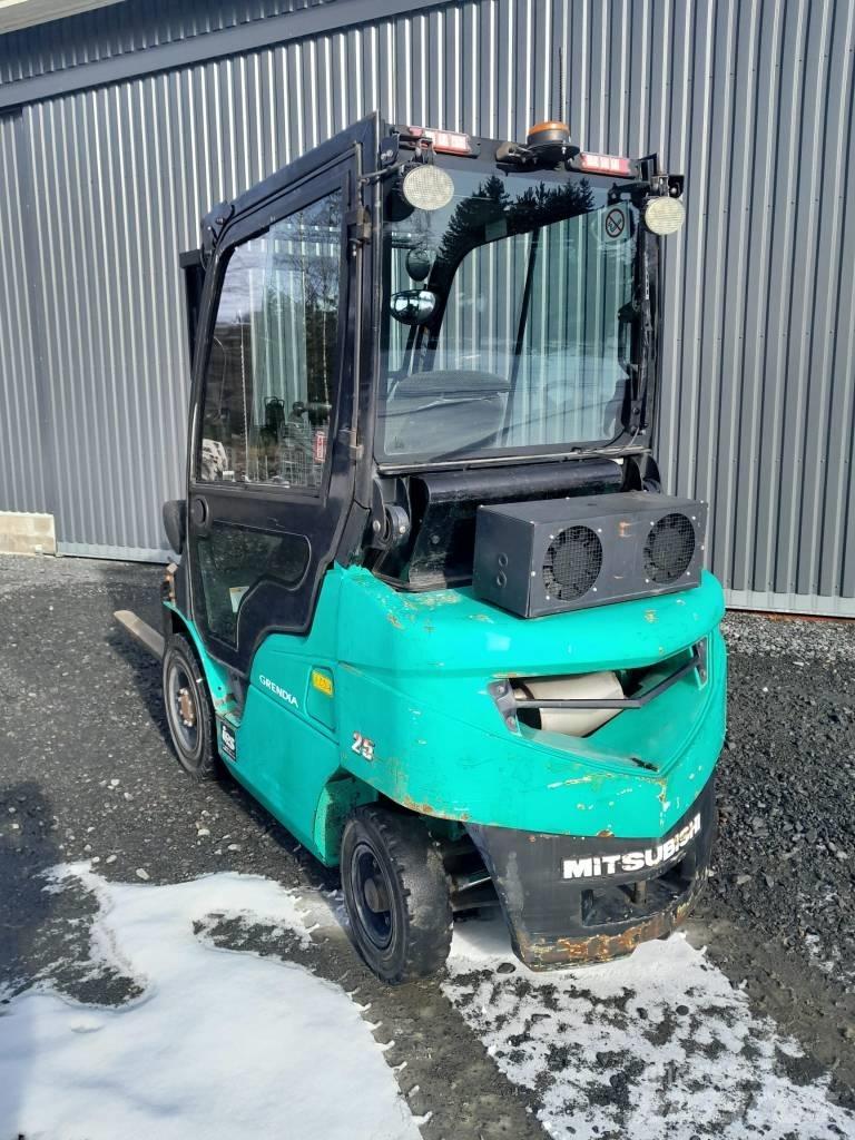 Mitsubishi FD 25 N Diesel Trucker