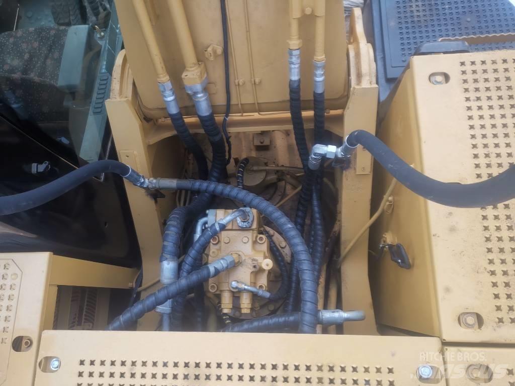CAT 330 D Beltegraver