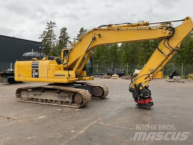 Komatsu PC210 Beltegraver