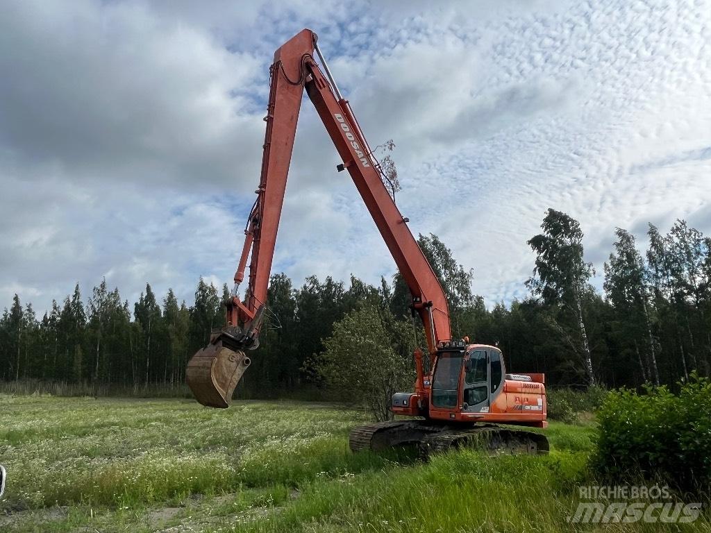 Doosan DX 225 LC Gravemaskiner med lang bom