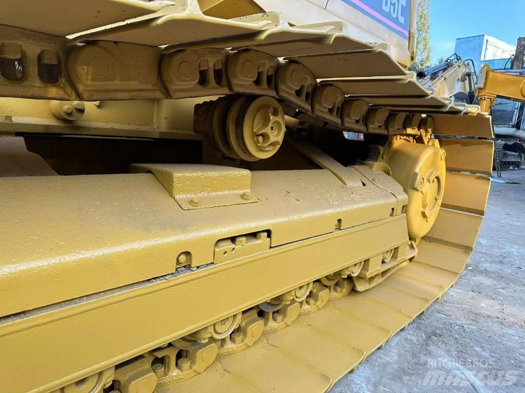 CAT D 5 C Dozere Beltegående