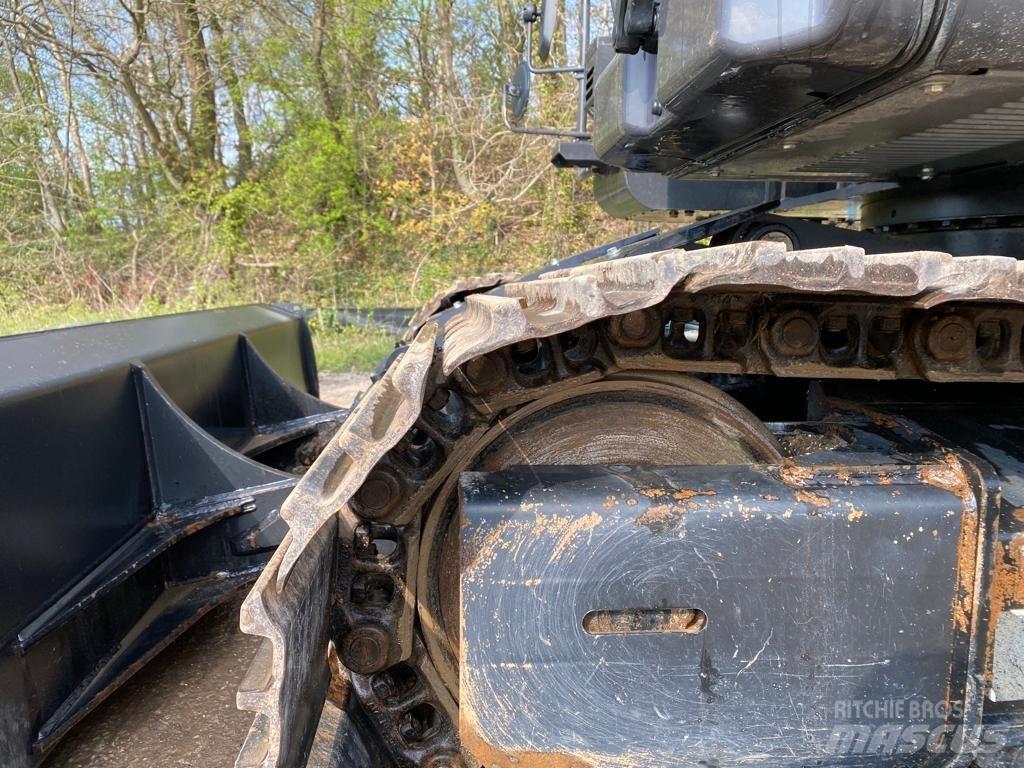 Hitachi ZX135USBL-7 Beltegraver