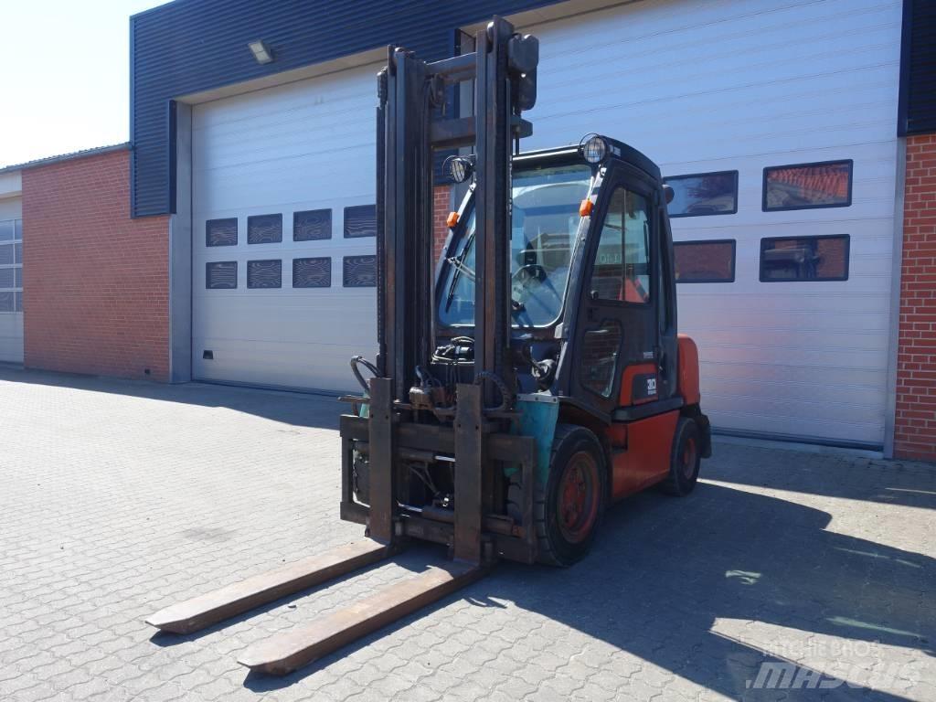 Nissan FGD 02A30Q Diesel Trucker