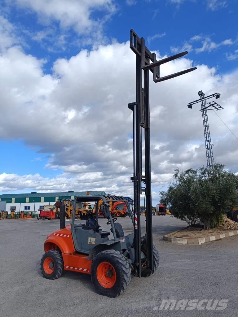 Ausa C 300 H Terrenggående gaffeltruck