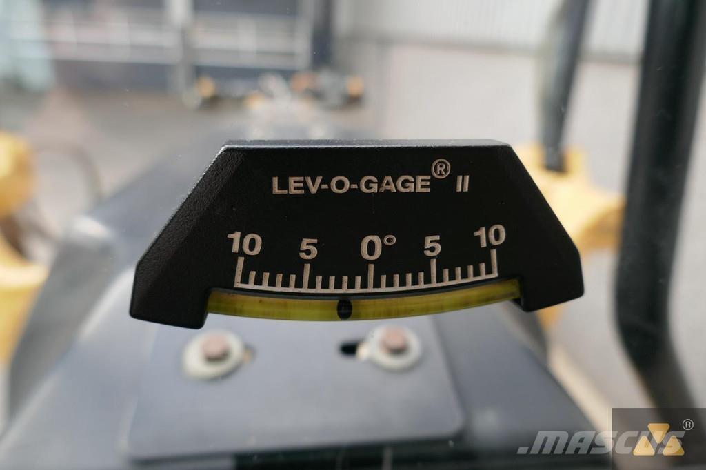 CAT 140M2 Veihøvler