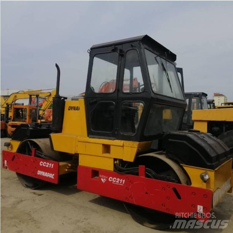 Dynapac CC 211 Tandem Valser