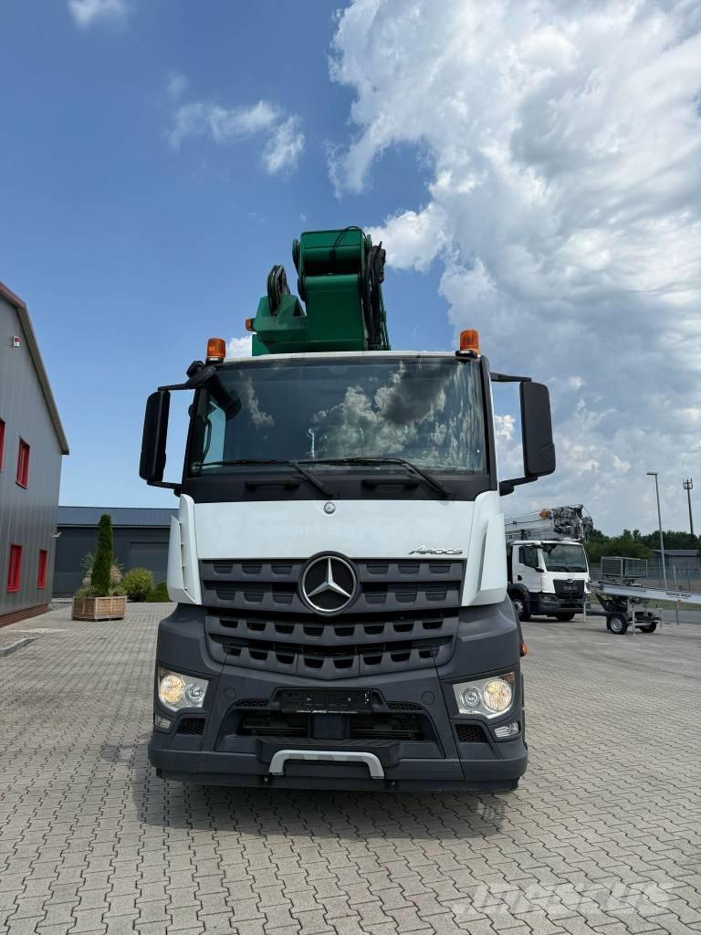 Mercedes-Benz 2643 Røff terreng kraner