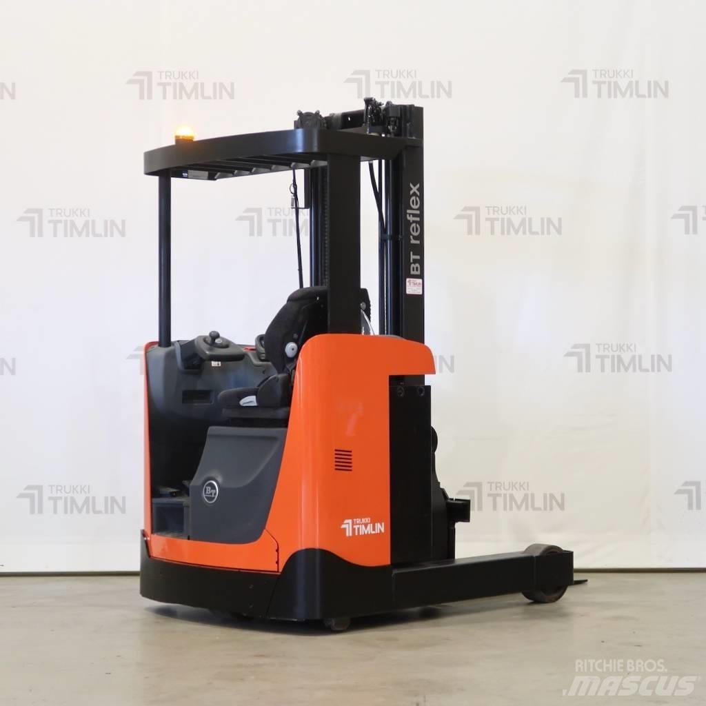 Toyota RRE140B Skyvemasttruck