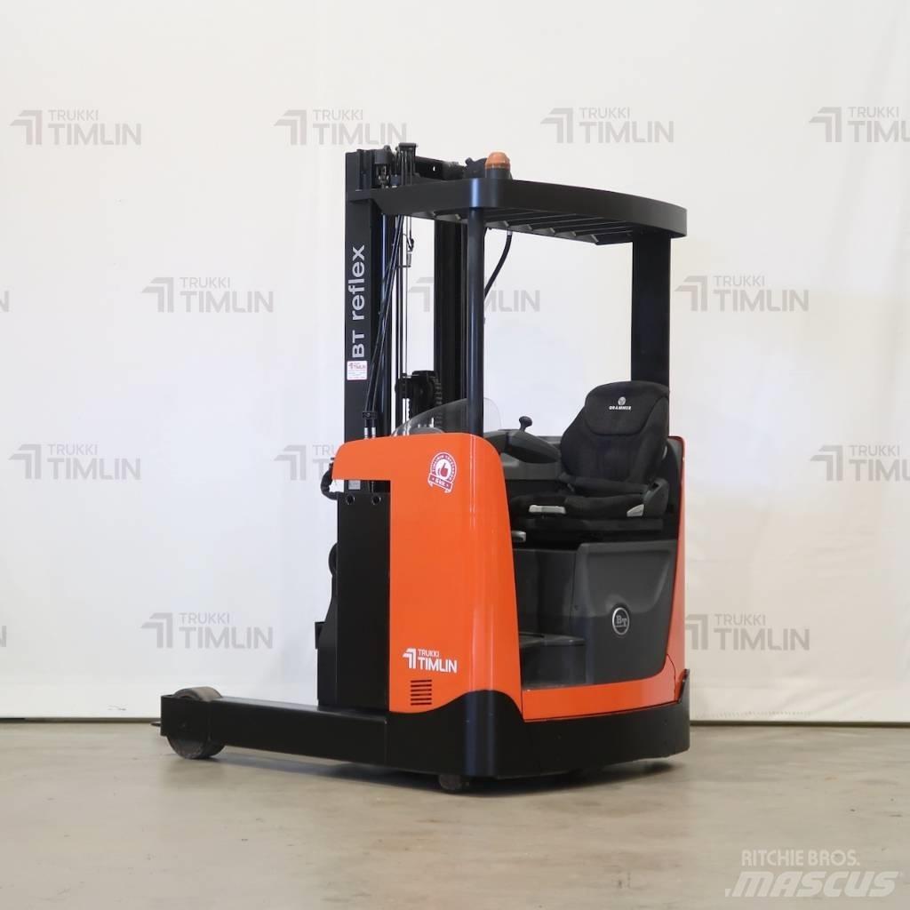 Toyota RRE140B Skyvemasttruck