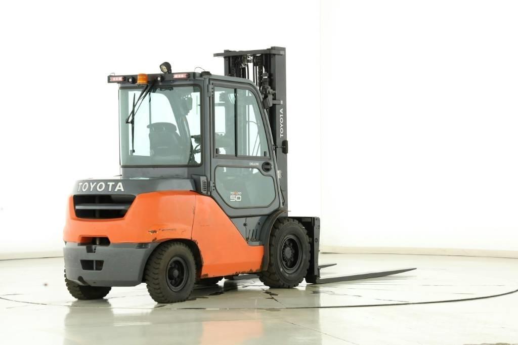 Toyota 40-8-FD-50-N Diesel Trucker