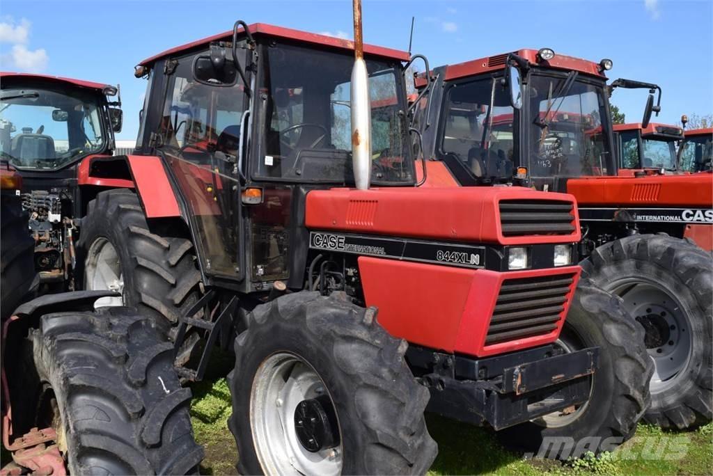 Case IH 844 XLN Traktorer