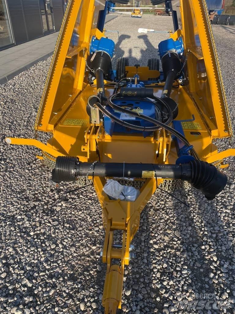 Bomford TriWing 4600 Slåmaskiner