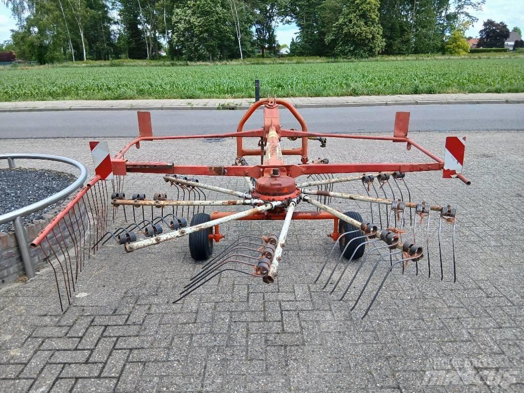 Kuhn GA 301 Svanser
