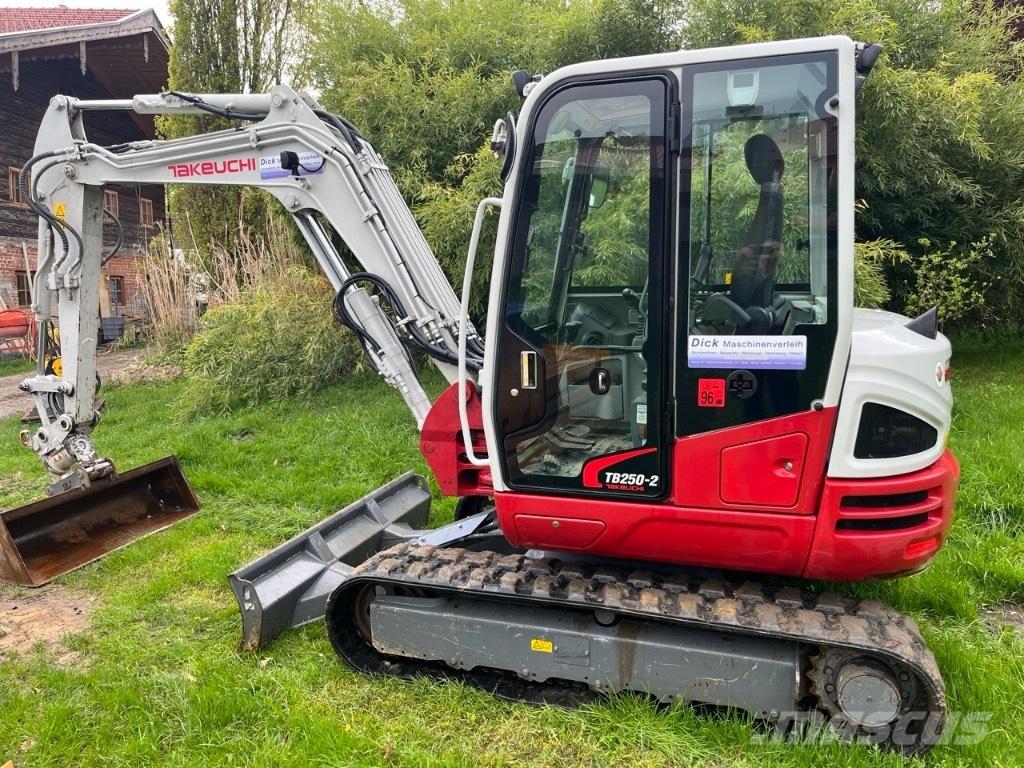 Takeuchi TB250-2 Minigravere <7t