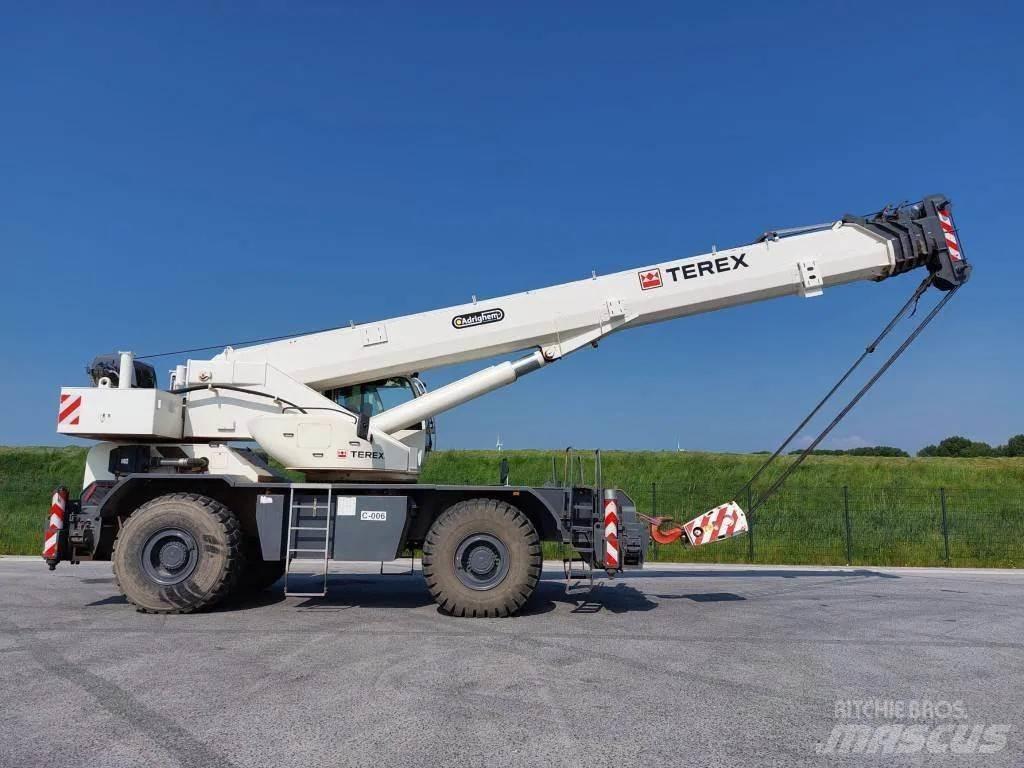 Terex RT90 Røff terreng kraner