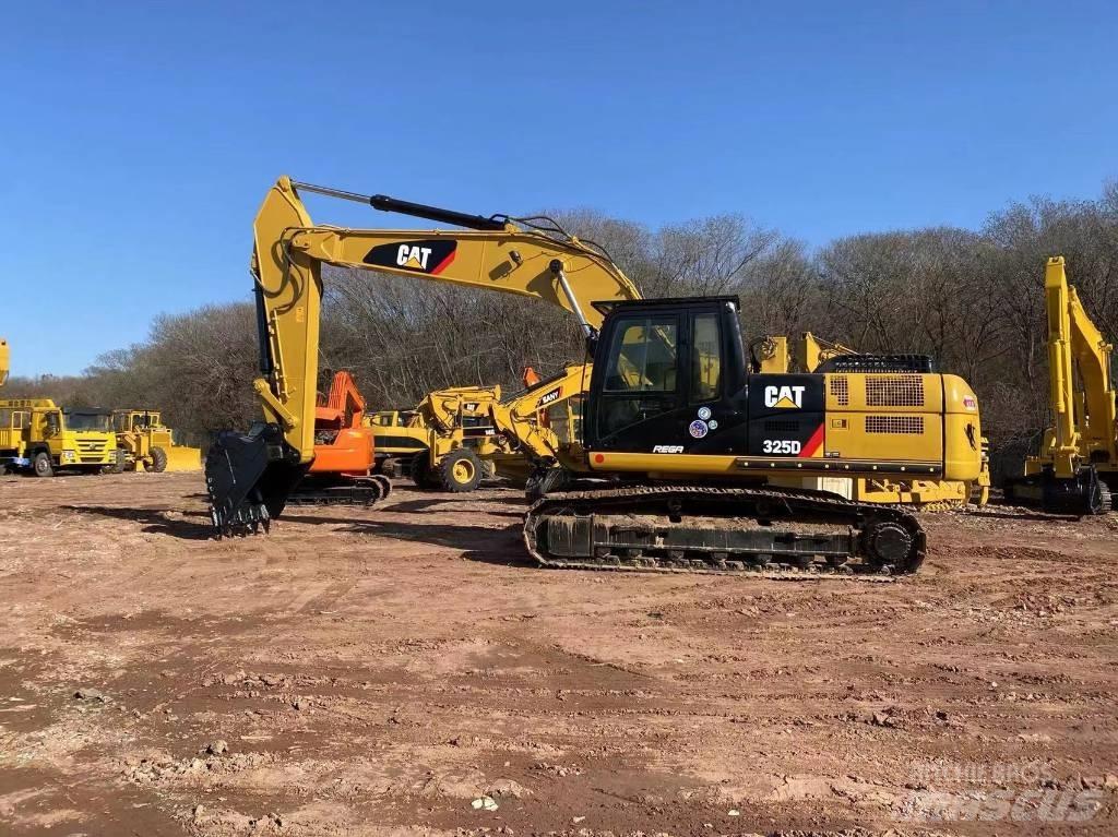 CAT 325 D L Beltegraver