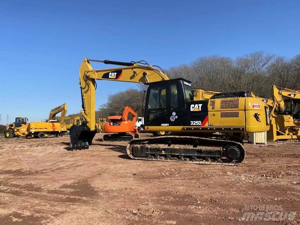 CAT 325 D L Beltegraver