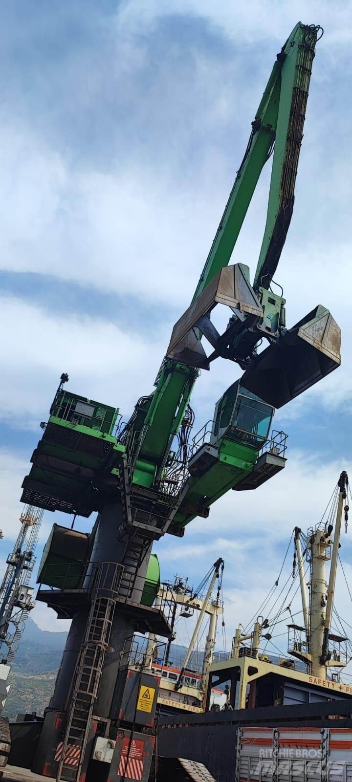 Sennebogen 880 Gravemaskiner for avfallshåndtering