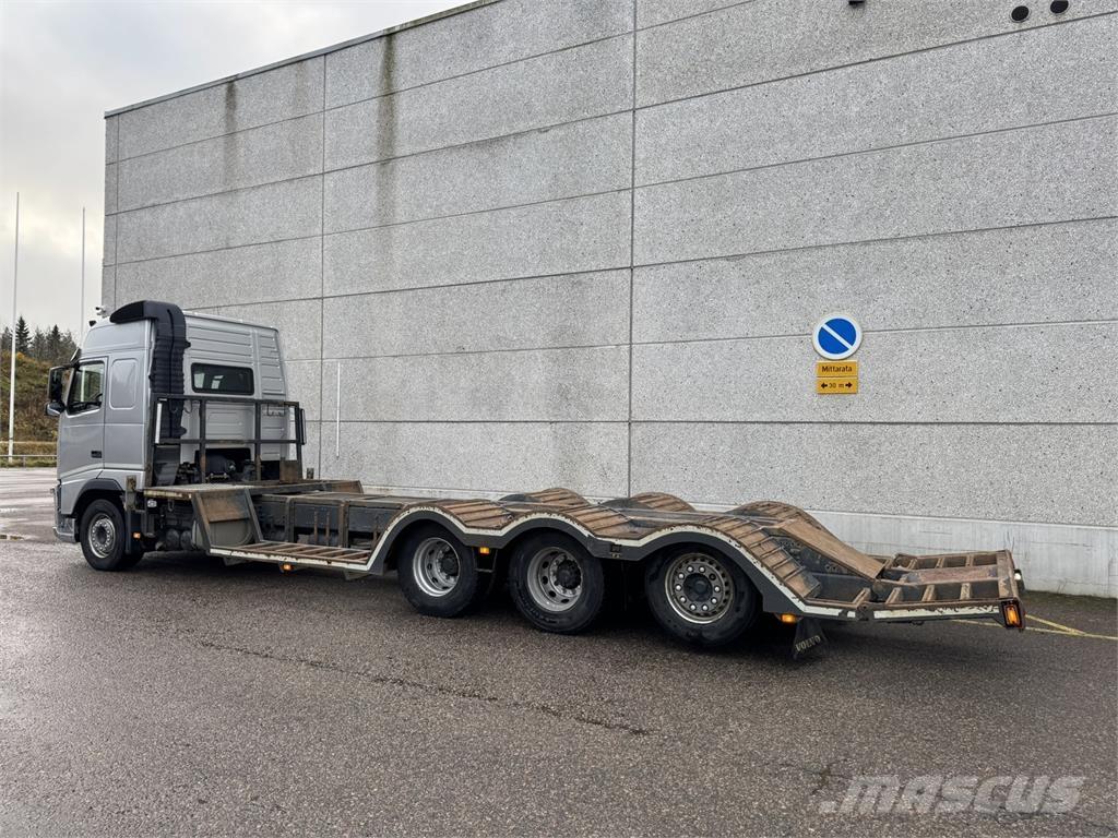 Volvo FH500 8x4 Chassis