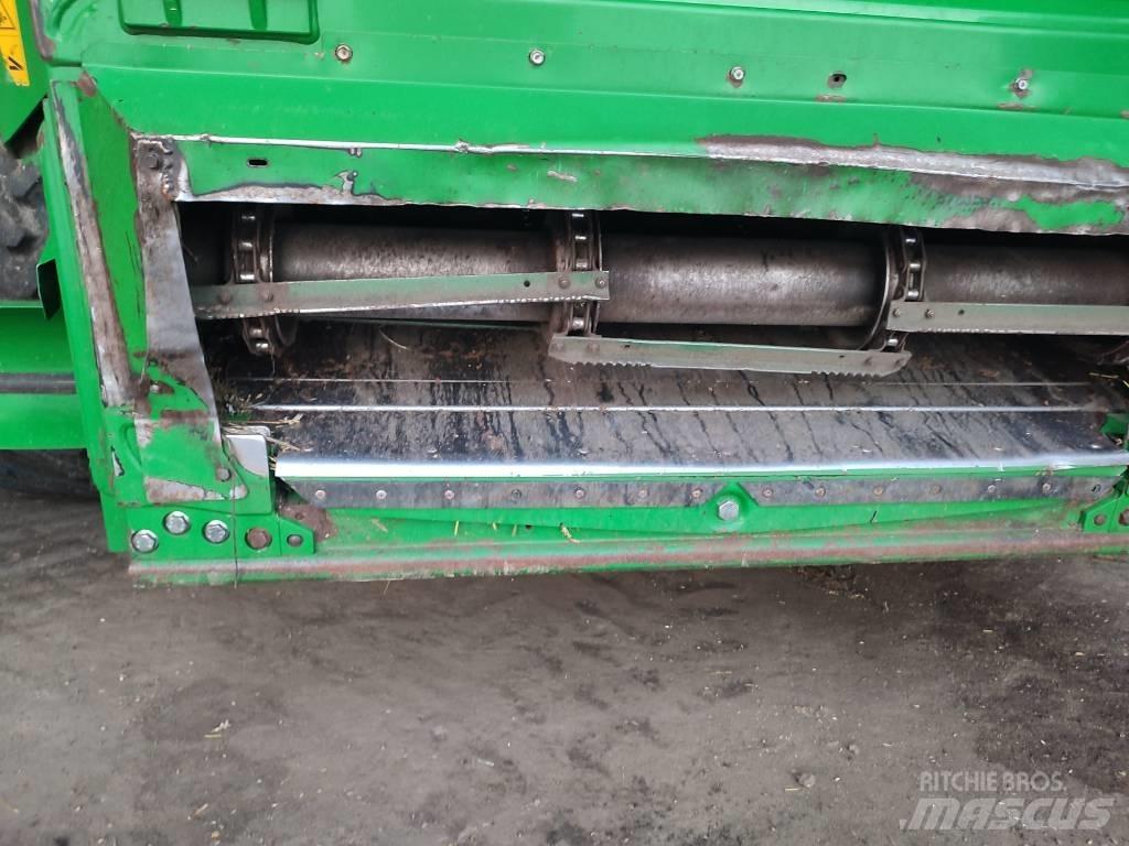 John Deere T 670 i Skurtreskere