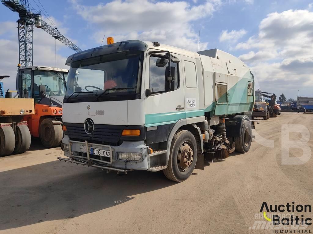 Mercedes-Benz 1517 Feiemaskiner