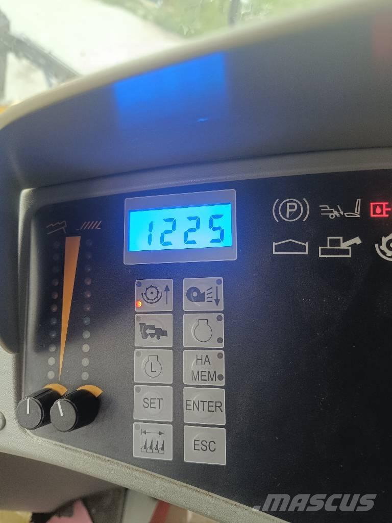 New Holland TC 5050 Skurtreskere