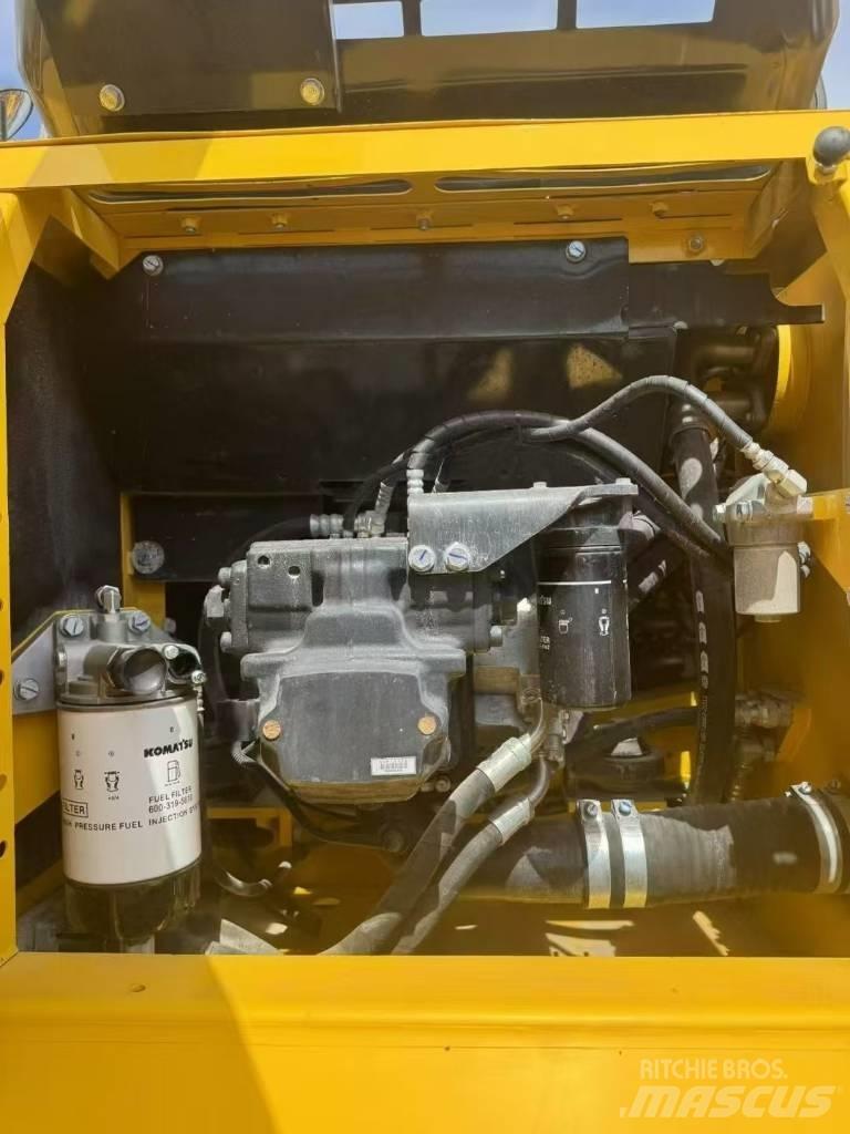 Komatsu 240LC-8 Beltegraver