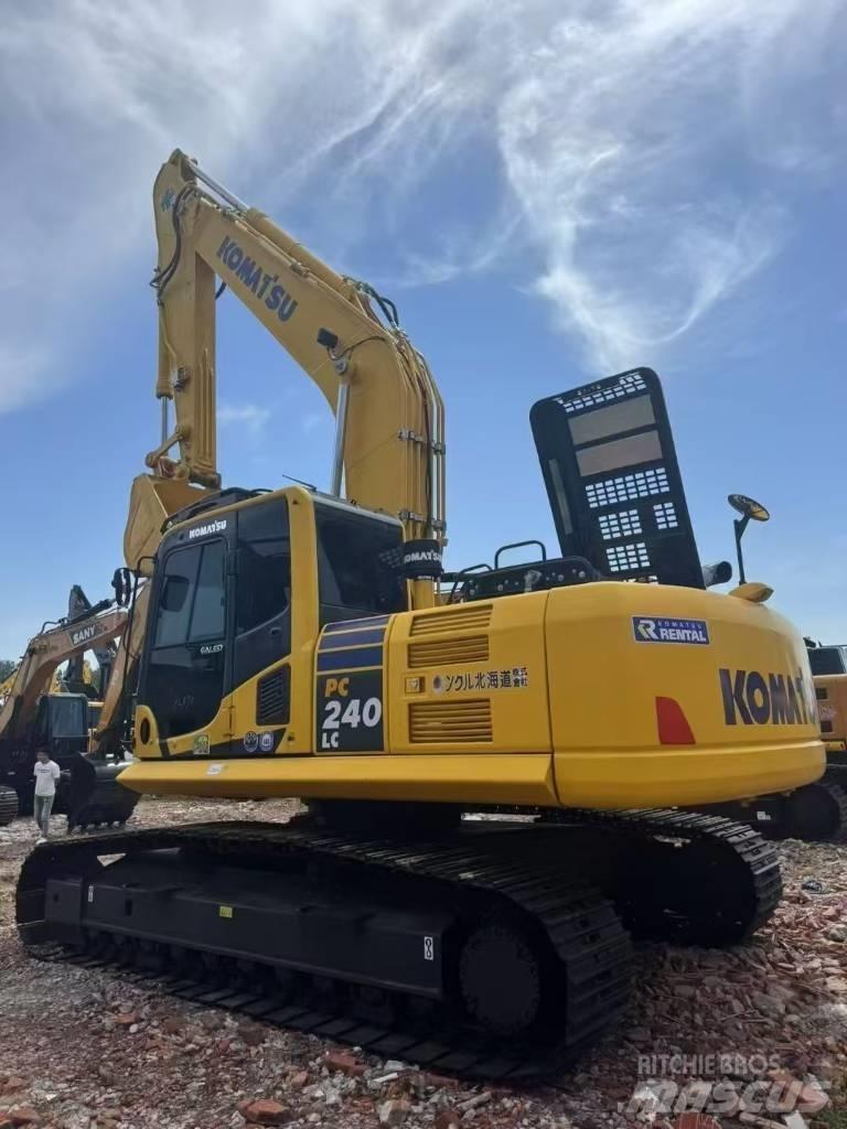 Komatsu 240LC-8 Beltegraver