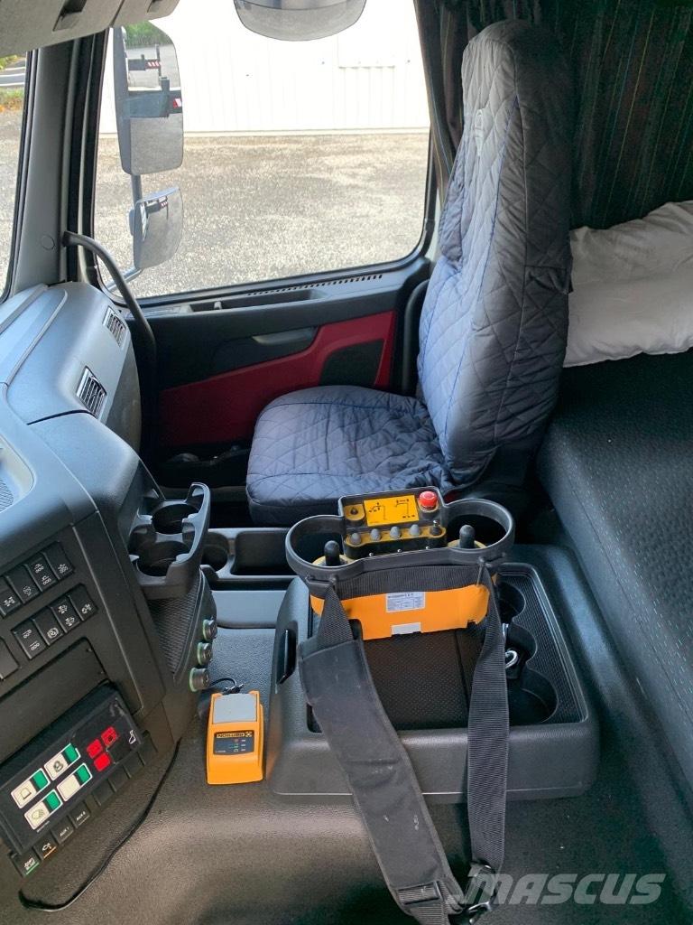 Bronto S90HLA Bilmontert lift