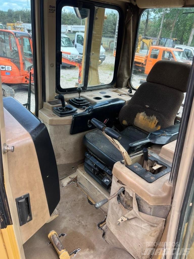CAT D 6 M Dozere Beltegående