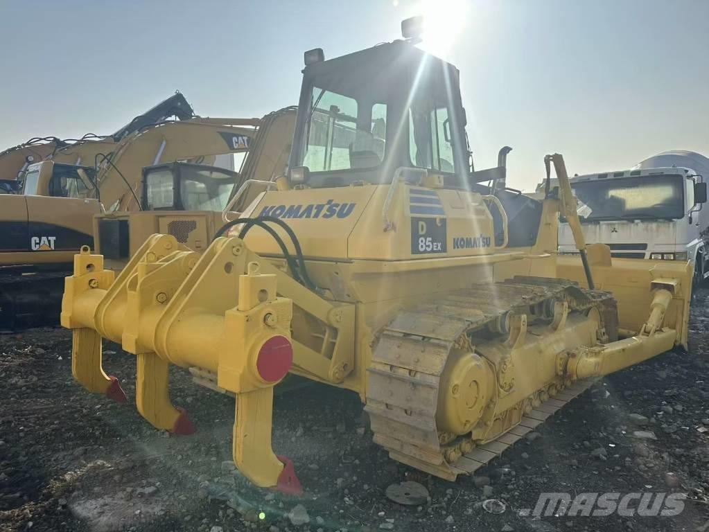 Komatsu D 85 E Dozere Beltegående