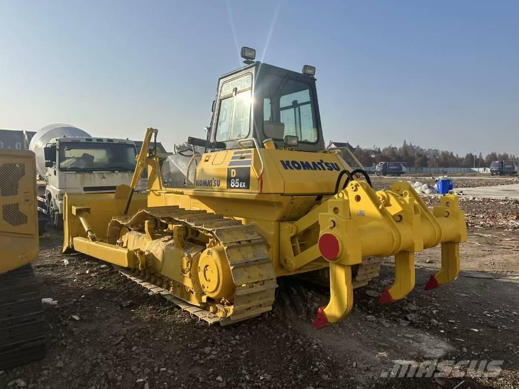 Komatsu D 85 E Dozere Beltegående