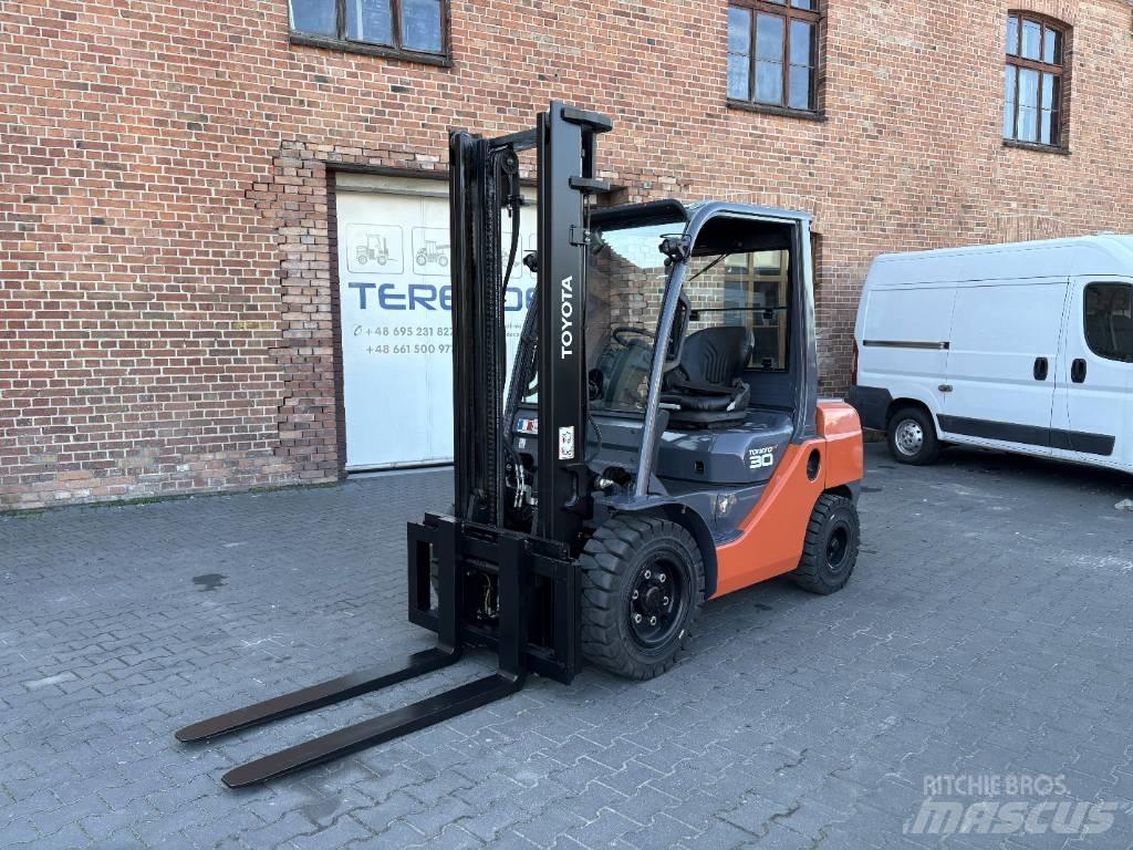Toyota 06-8FDF30 Diesel Trucker