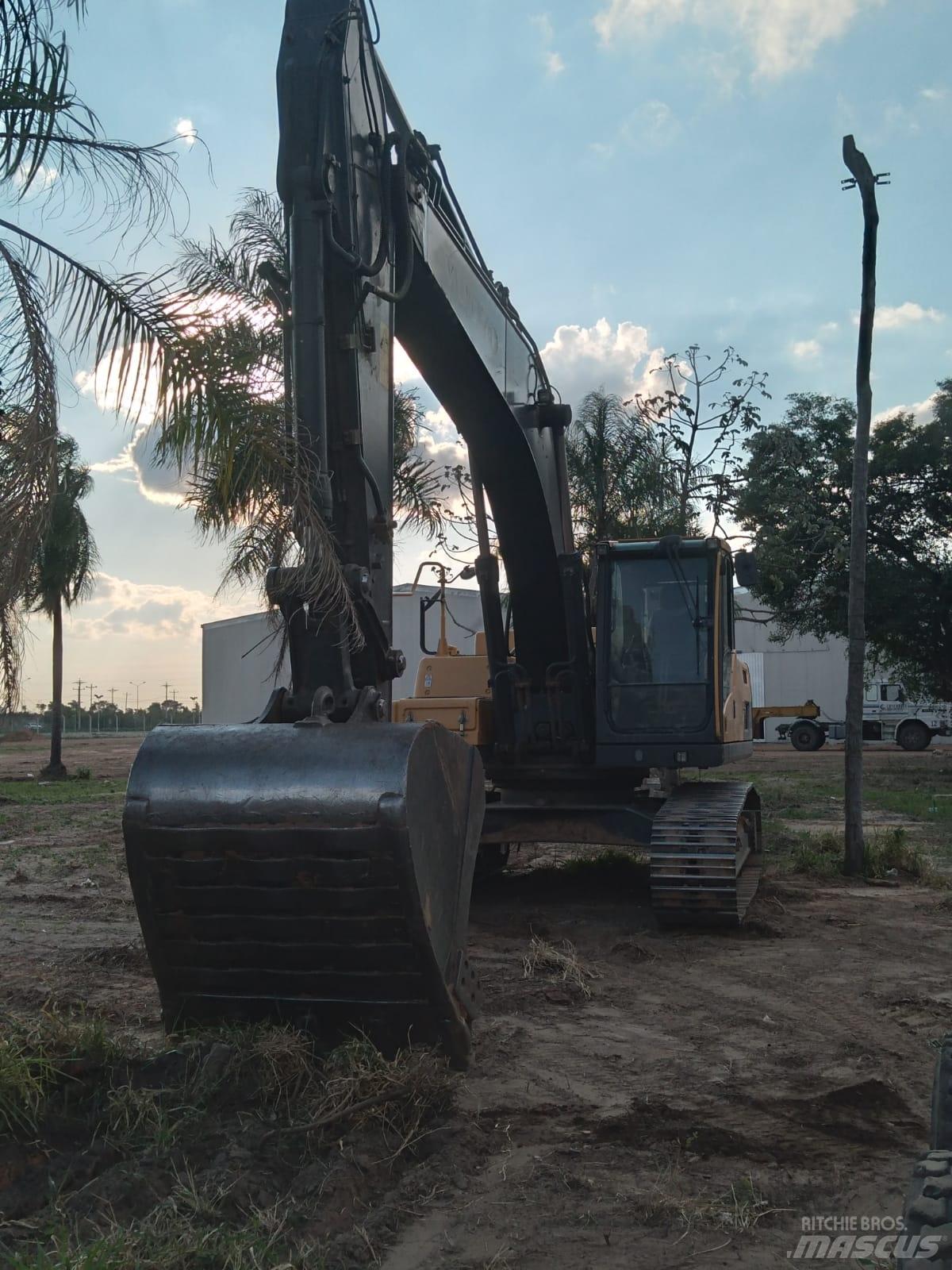 Volvo EC 250 D L Beltegraver