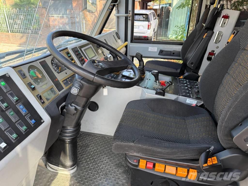 MAN X 1000 , 8 x 8 Brannbil