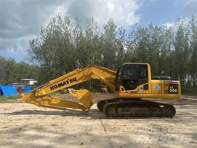 Komatsu PC200-8 Beltegraver