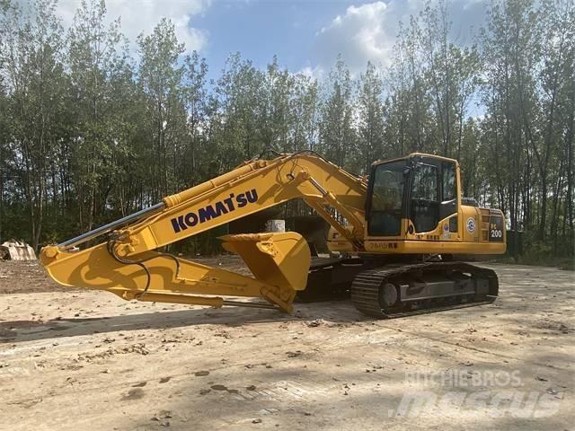 Komatsu PC200-8 Beltegraver