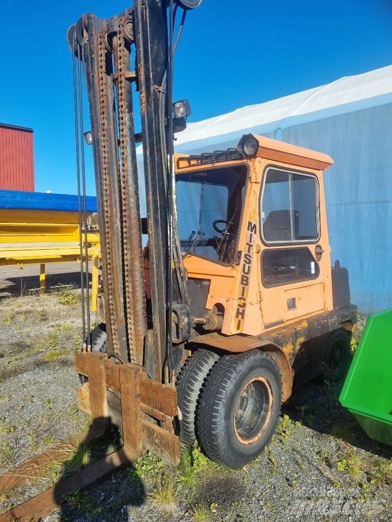 Mitsubishi FD 40 Diesel Trucker