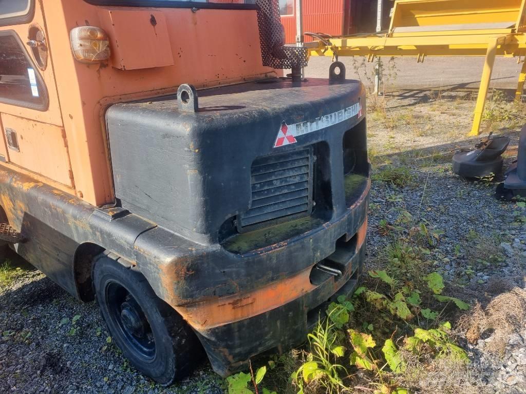 Mitsubishi FD 40 Diesel Trucker