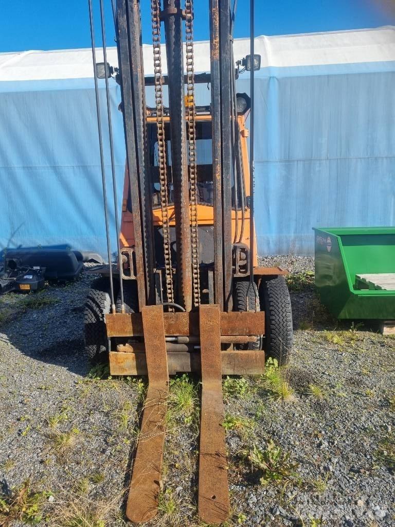 Mitsubishi FD 40 Diesel Trucker