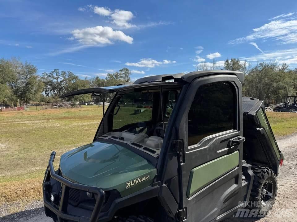 John Deere XUV835R Redskapsbærere