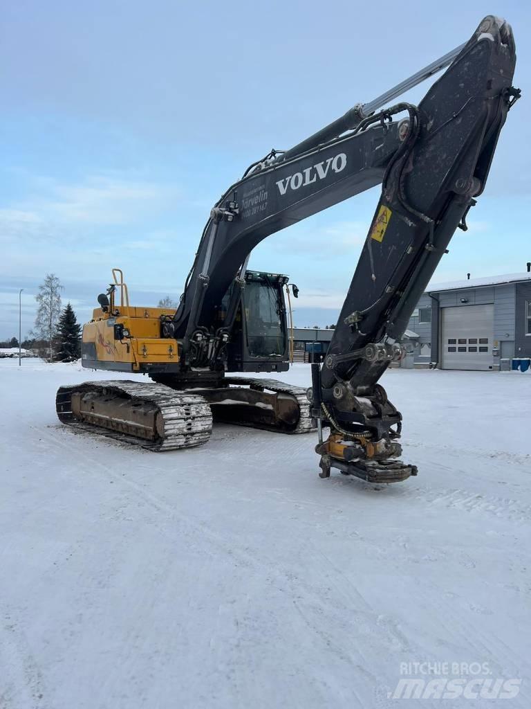 Volvo EC 250 D L Beltegraver