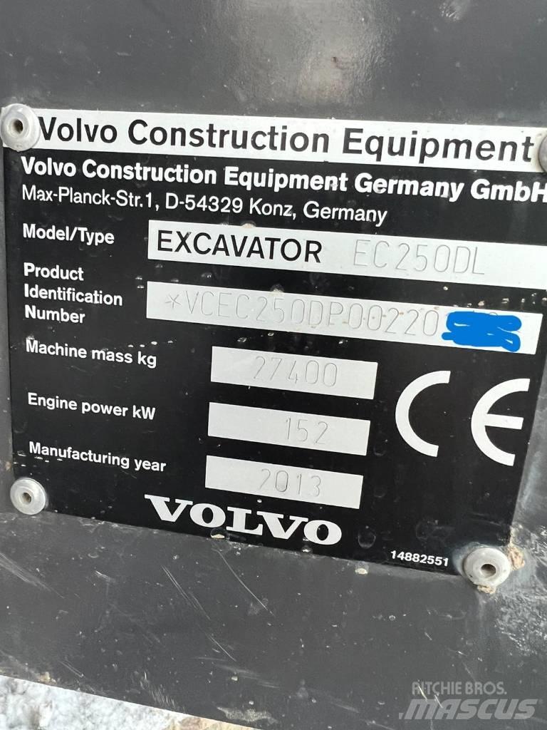 Volvo EC 250 D L Beltegraver