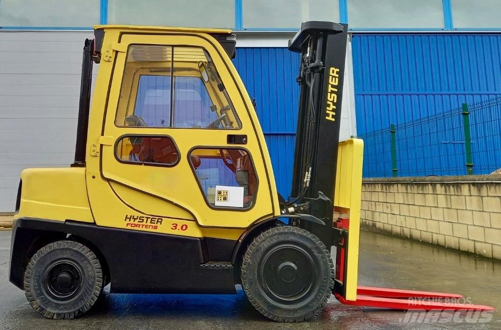 Hyster H 30 FT Diesel Trucker