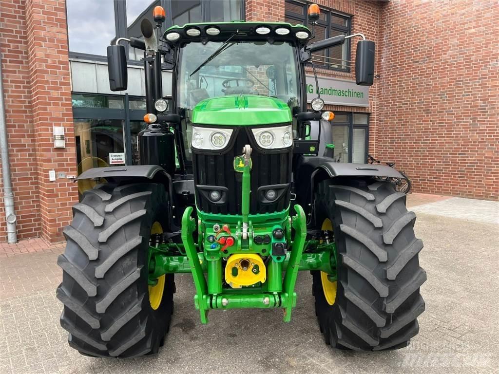 John Deere 6215R Traktorer