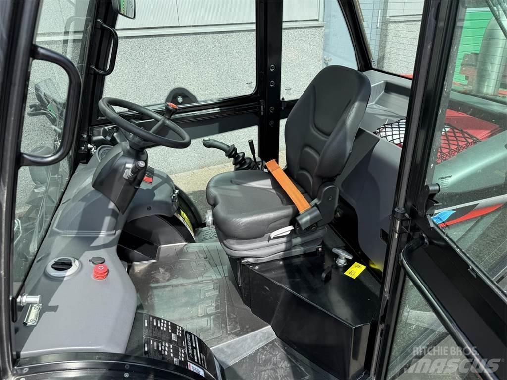 Manitou MC25-4 Terrenggående gaffeltruck