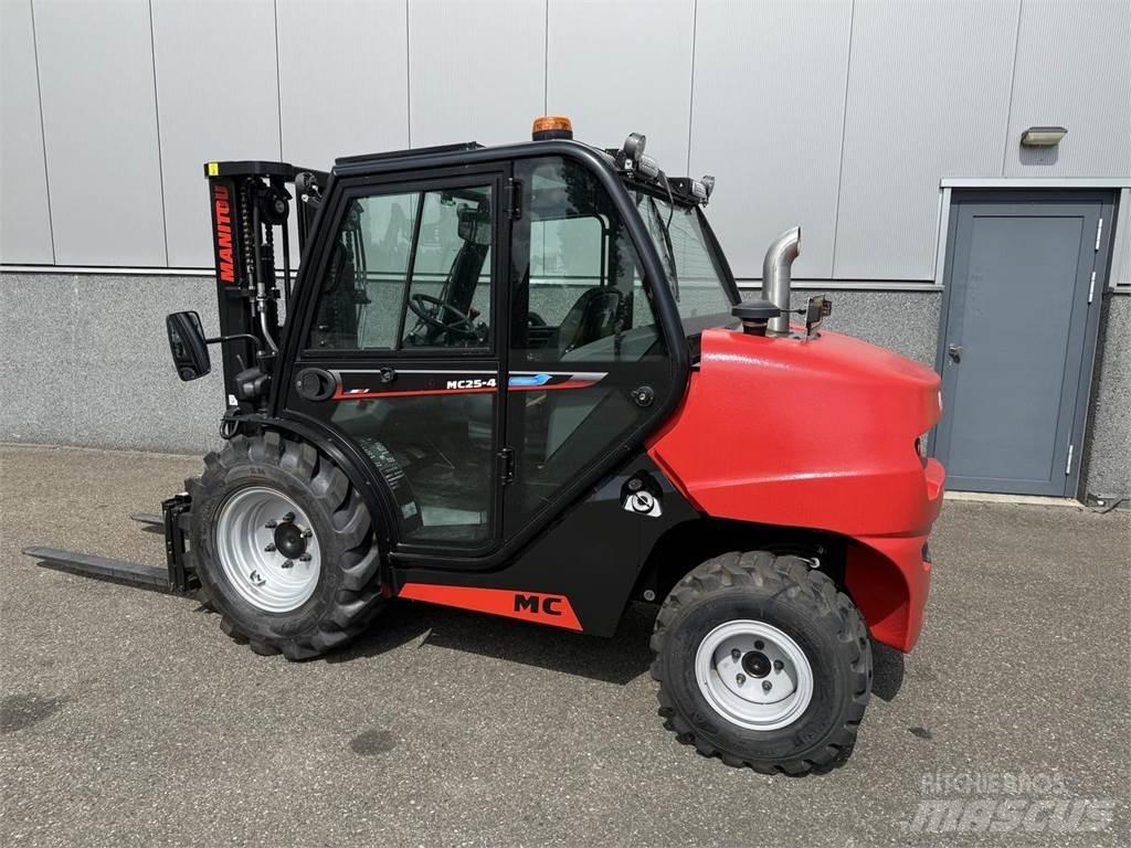 Manitou MC25-4 Terrenggående gaffeltruck