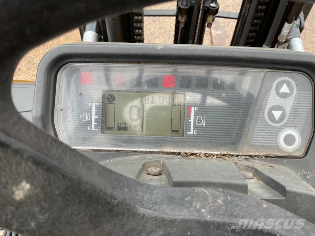 CAT DP30NT Diesel Trucker